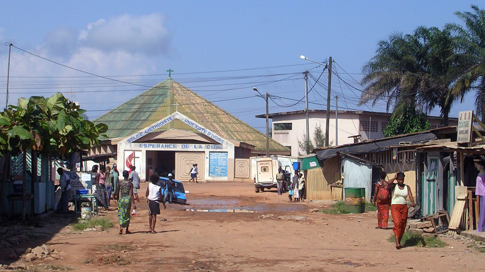 A United Methodist church, rear, in San Pédro, Ivory Coast. (Photo by Axe/Wikipedia/Creative Commons)