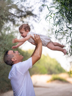 Omri Miran with his daughter, Roni. (Photo © Noa Sharvit)